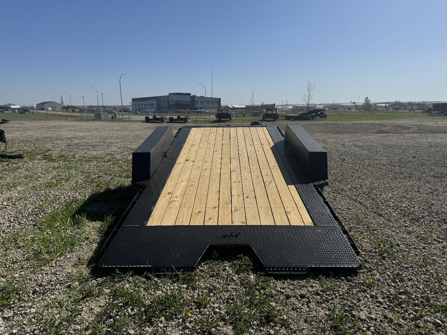 ETZ 83''X20' TILTDECK TRAILER w/TORSION AXLES 14000 GVWR - Image 13