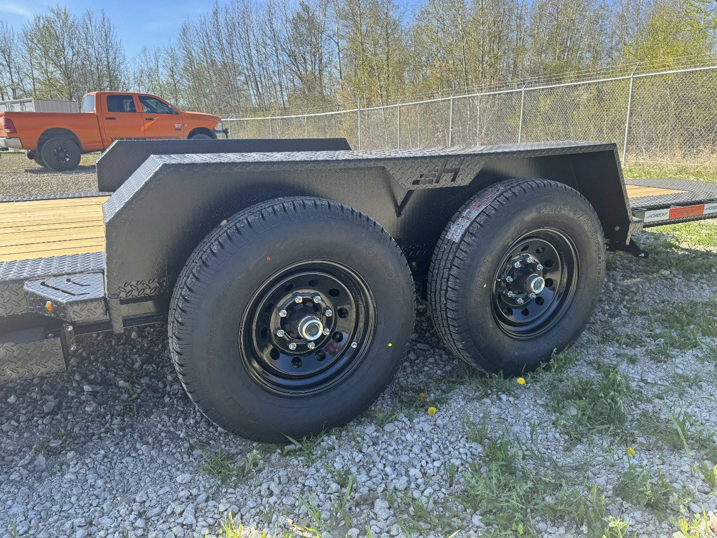 ETZ 83''X20' TILTDECK TRAILER w/TORSION AXLES 14000 GVWR - Image 8