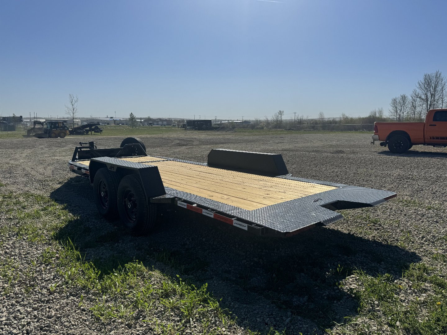 ETZ 83''X20' TILTDECK TRAILER w/TORSION AXLES 14000 GVWR - Image 9